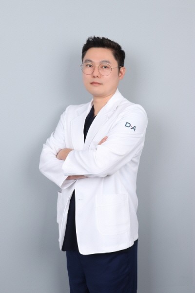 김재한 원장 (사진=디에이성형외과의원 제공)