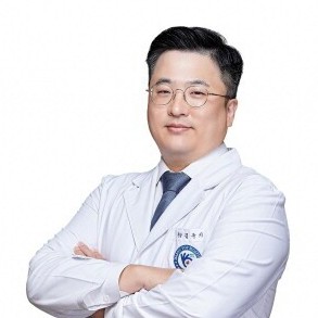 퇴행성 관절염에 고려되는 인공관절 전치환술, 정확한 진단과 재활 관리 중요