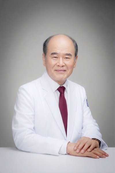 100세 시대, 무릎 인공관절수술 ‘시기’가 중요...삶의 질 좌우하는 치료 기준