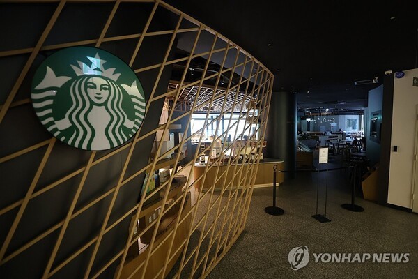 투썸, 스타벅스 '탱크데이' 여파에 웃고 있어