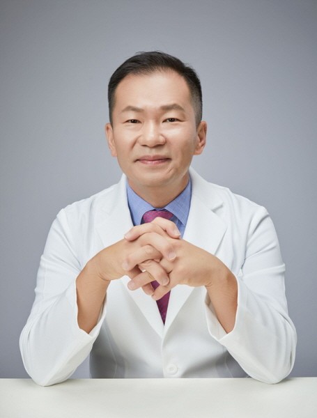 척추관협착증, 무조건 큰 수술?...‘단일공 척추내시경’으로 정상 조직 손상 최소화