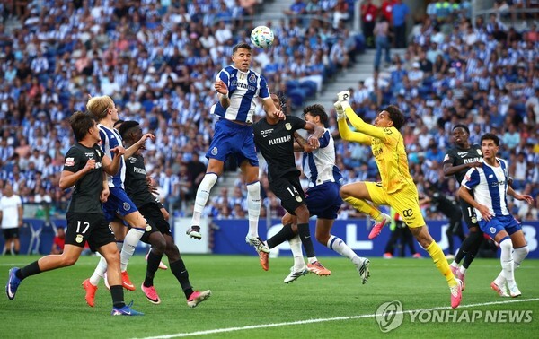 황인범, 포르투 리그 데뷔 다음 기회로…개막전 벤치서 2-0 승리 지켜봐