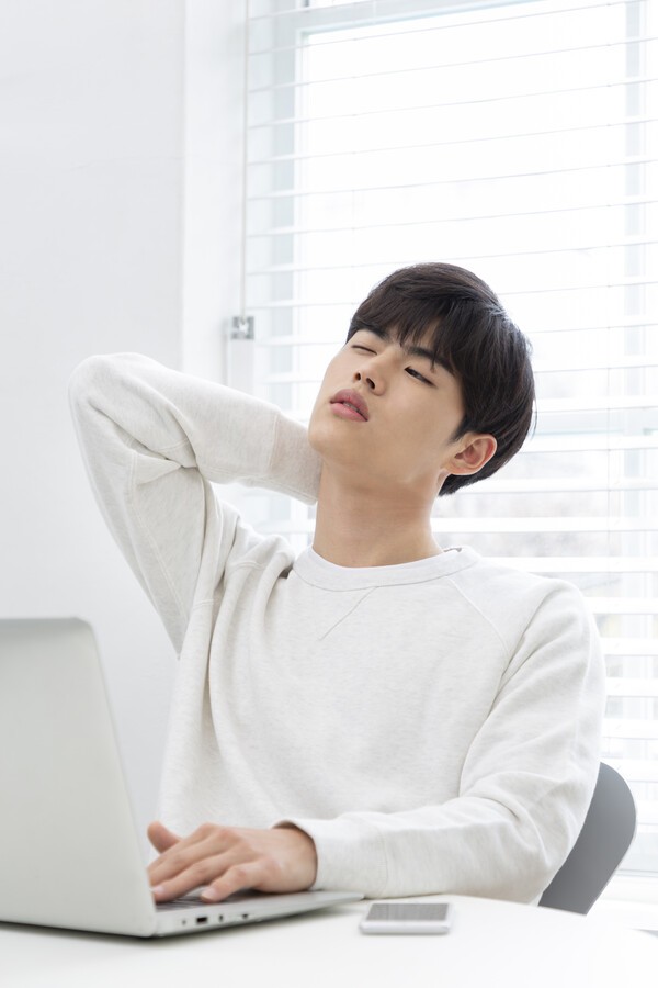 앉아있는 시간 15분만 줄여도 암 위험 2% 감소