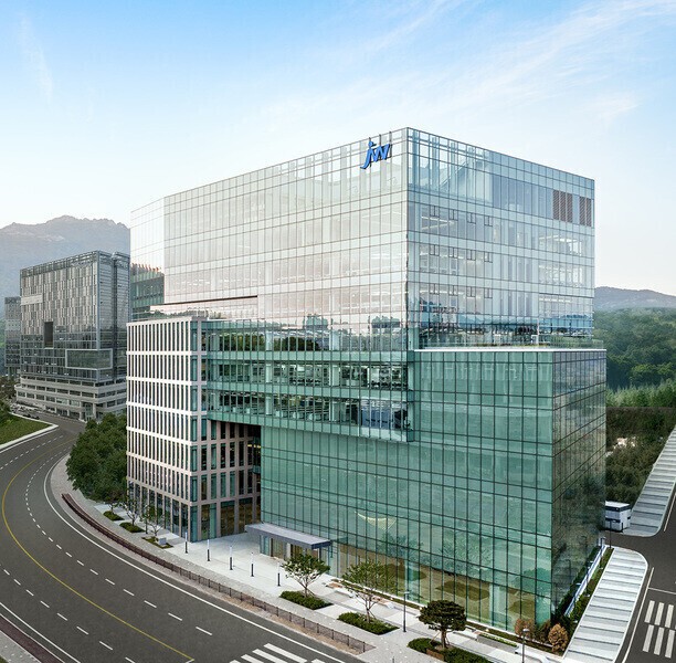 JW중외제약, 통풍 신약 임상 3상 성과에 14.29% 상승 마감