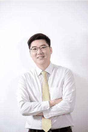 국제약품 남영우 명예회장, 장남 남태훈 부사장에 지분 전량 증여...오너... - 뉴스 썸네일 이미지