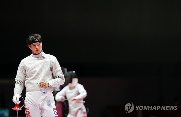<b>오상욱</b>, 아시안게임 남자 <b>사브르 결승</b> 진출…동메달 확보