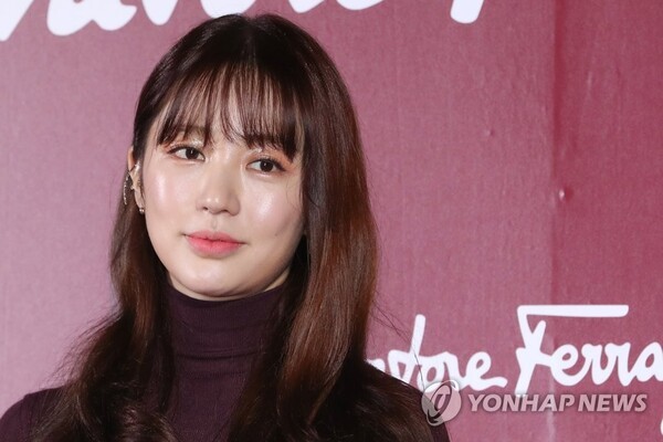 "스피디한 전개에 재미 있었다"…윤은혜, 신승호 응원 인증샷 공개