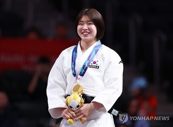 허미미, 아시안게임 유도 57㎏급 결승서 업어치기 승리…한국 첫 금메달
