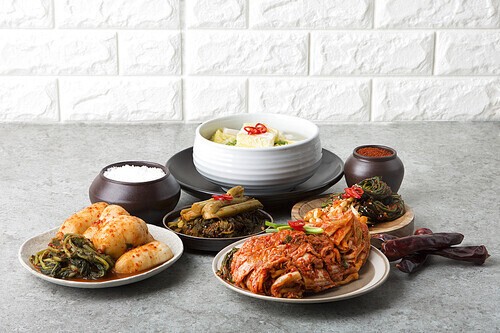 밥보다 채소 먼저 먹으면 혈당 덜 오른다?