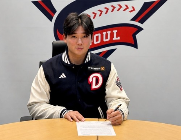 <b>두산</b>, <b>타카다</b> 타쿠토와 <b>재계약</b>…'필승조 활약'에 22만 달러 베팅